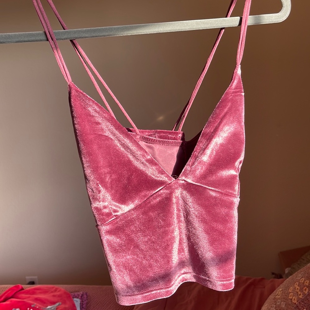 STRADIVARIUS crossover  v neck crop